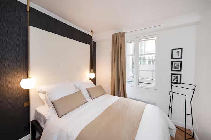 Odéon-Notre Dame de Paris (D)